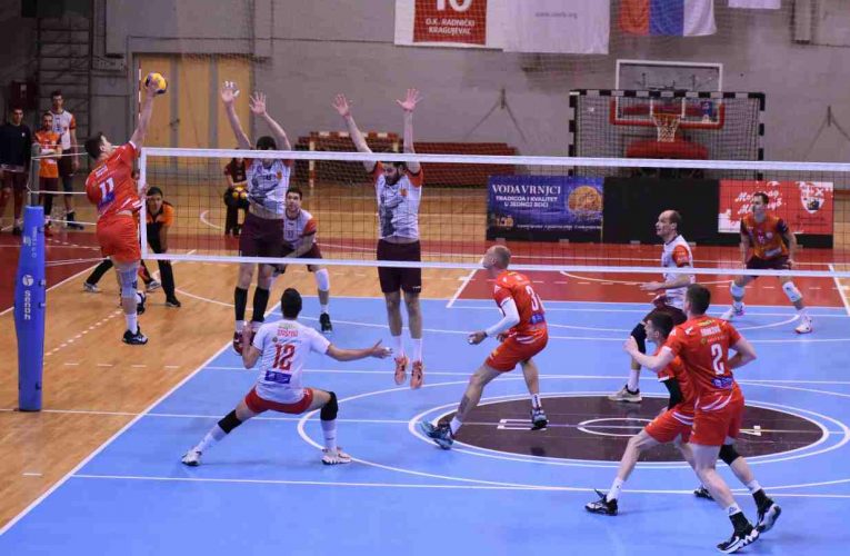 ODBOJKAŠI VOJVODINE I SPARTAKA U POLUFINALU, PARTIZAN I MLADI RADNIK IZBORILI MAJSTORICU