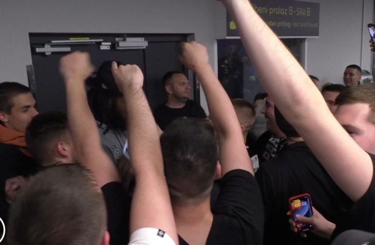 GROBARI DOČEKALI KOŠARKAŠE NA AERODROMU