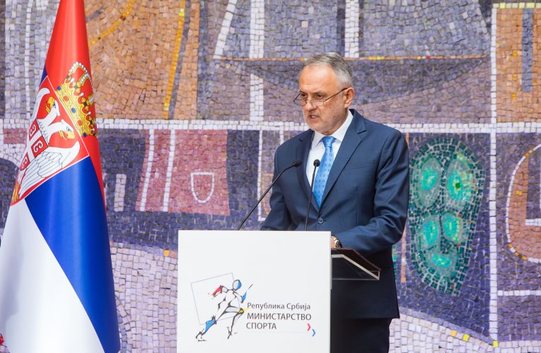 MINISTAR ZORAN GAJIĆ UPUTIO ČESTITKE NOVAKU ĐOKOVIĆU