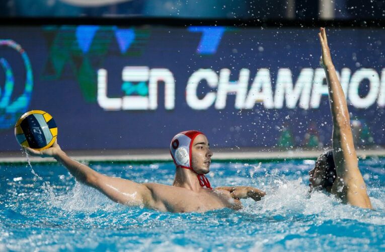 CRVENA ZVEZDA SLAVILA PROTIV JADRANA IZ SPLITA