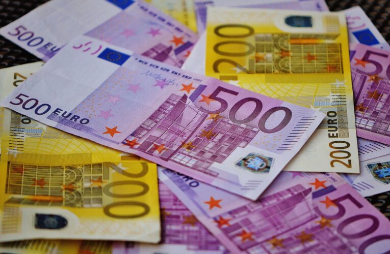 U IGRI JE 6.000 EVRA – UZMI SVOJ DEO KEŠ NAGRADA!