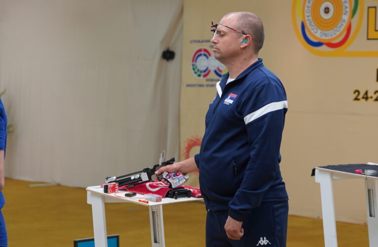 MIKEC DVA KRUGA OD FINALA U GRANADI