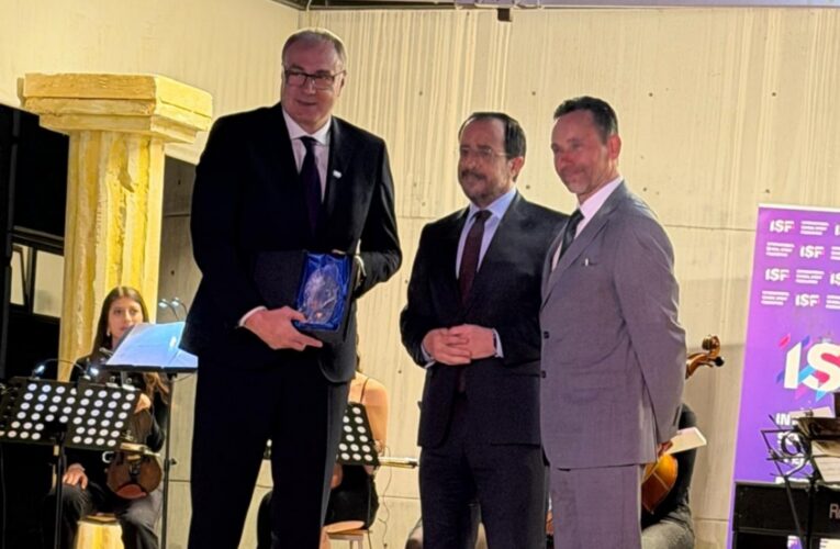 PREDSEDNIK KIPRA ODAO PRIZNANJE TANASKOVIĆU