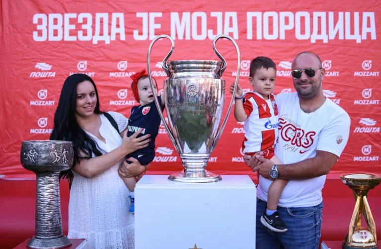 CRVENA ZVEZDA NAGRAĐUJE VERNE ČLANOVE KLUBA