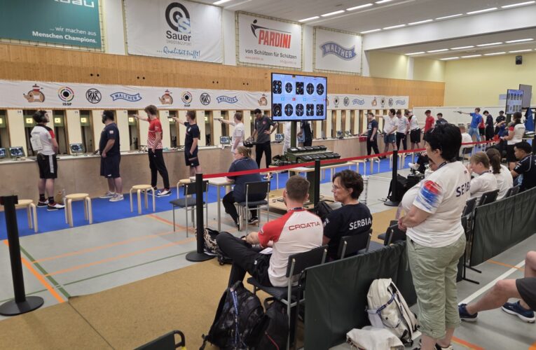 JUNIORI PIŠTOLJEM U SREDINI PLASMANA NA ŠAMPIONATU SVETA