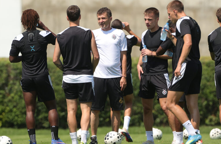 SAŠA ILIĆ NAKON PORAZA OD CSKA: “OČEKIVAO SAM OVAKAV INTENZITET – PRED NAMA JE MNOGO RADA I ČETIRI PRIPREMNE UTAKMICE”
