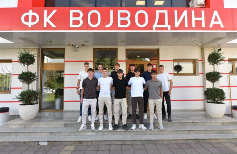 ZALOG VOJVODINE ZA BUDUĆNOST – NOVOSAĐANI POTPISALI MLADE I TALENTOVANE FUDBALERE